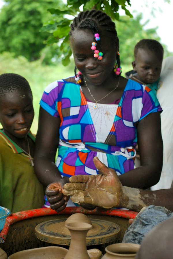 Comment les kinésithérapeutes peuvent-ils utiliser les techniques de rééducation aquatique pour les patients atteints de maladies chroniques?