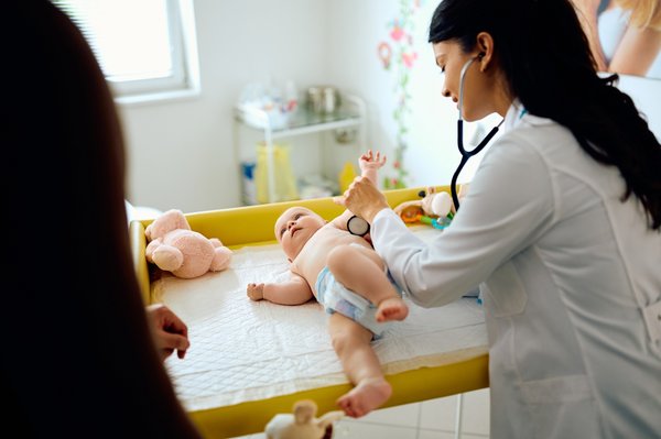 Guide complet pour assurer la mutuelle santé de votre bébé
